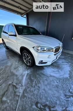 Позашляховик / Кросовер BMW X5 2016 в Львові