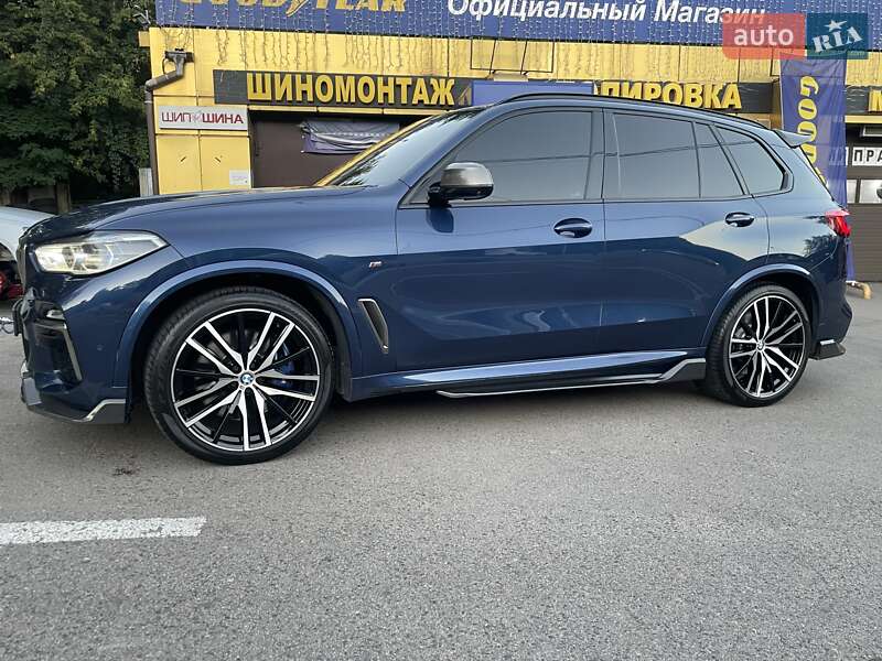 Внедорожник / Кроссовер BMW X5 2018 в 