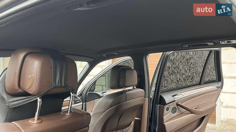 Внедорожник / Кроссовер BMW X5 2011 в Немирове