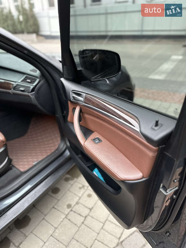 Внедорожник / Кроссовер BMW X5 2012 в Львове