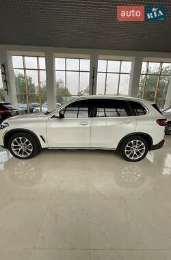 Внедорожник / Кроссовер BMW X5 2020 в Николаеве