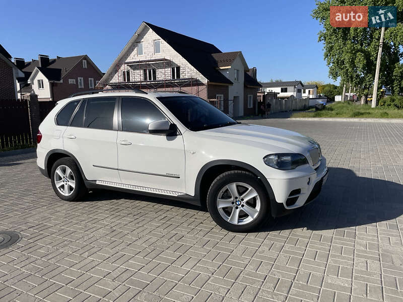 Внедорожник / Кроссовер BMW X5 2011 в Киеве