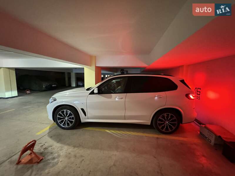 Внедорожник / Кроссовер BMW X5 2020 в Киеве