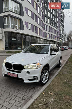 Позашляховик / Кросовер BMW X5 2015 в 