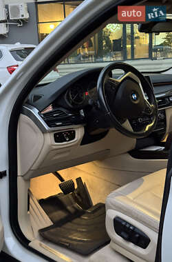 Позашляховик / Кросовер BMW X5 2015 в 