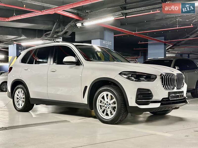 Внедорожник / Кроссовер BMW X5 2022 в Киеве