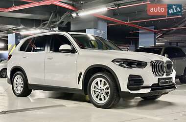 Внедорожник / Кроссовер BMW X5 2022 в Киеве