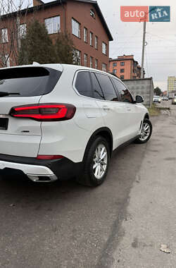 Позашляховик / Кросовер BMW X5 2021 в Києві