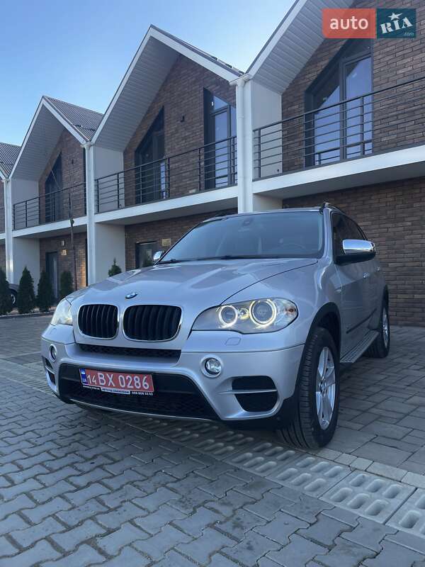 Внедорожник / Кроссовер BMW X5 2012 в Черновцах