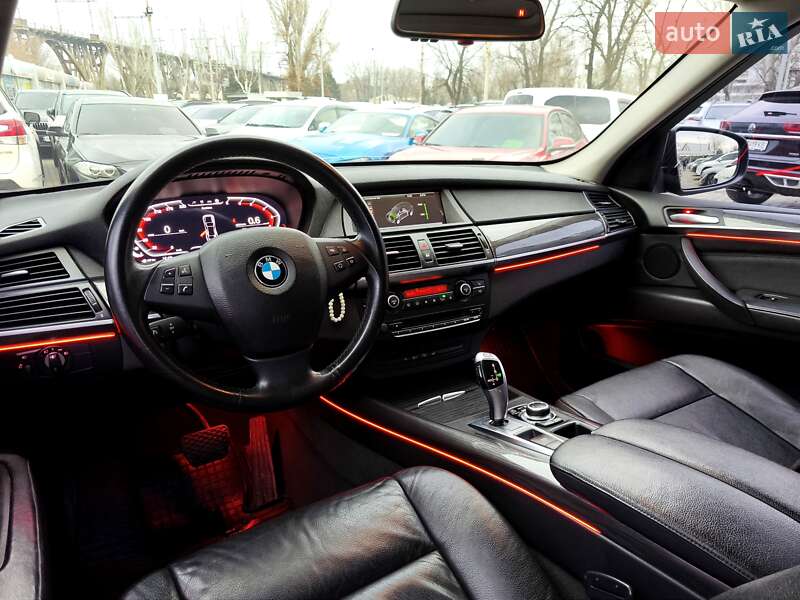 Позашляховик / Кросовер BMW X5 2011 в 