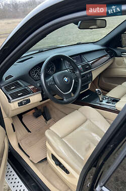 Внедорожник / Кроссовер BMW X5 2011 в 