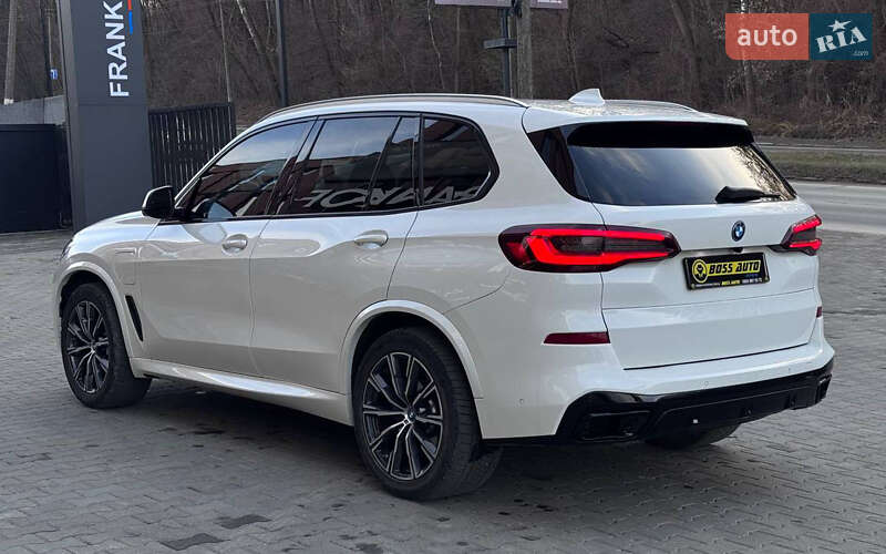 Позашляховик / Кросовер BMW X5 2022 в Чернівцях