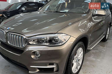 Позашляховик / Кросовер BMW X5 2017 в Чернівцях