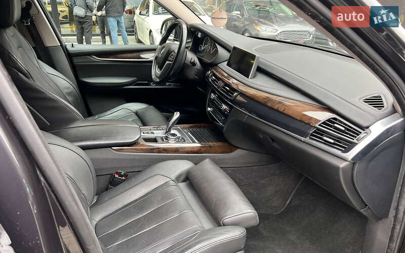 Позашляховик / Кросовер BMW X5 2014 в Чернівцях