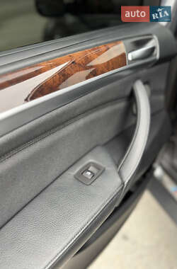 Позашляховик / Кросовер BMW X5 2011 в 