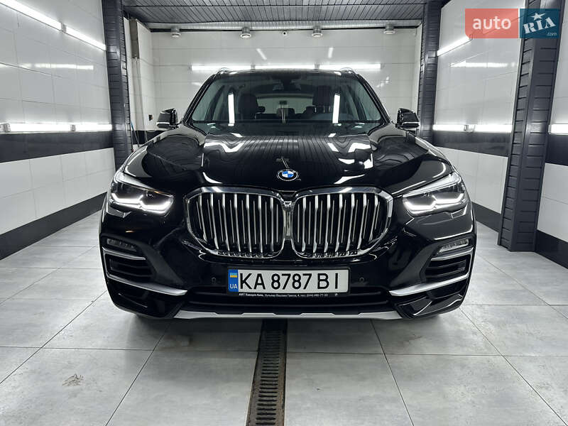 Позашляховик / Кросовер BMW X5 2020 в 