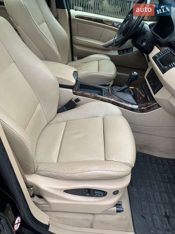 Позашляховик / Кросовер BMW X5 2004 в Києві