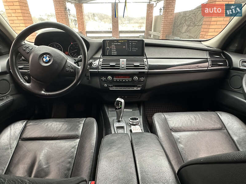 Внедорожник / Кроссовер BMW X5 2010 в Александрие