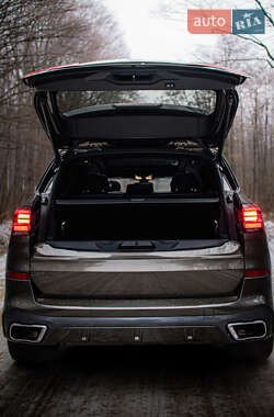 Внедорожник / Кроссовер BMW X5 2020 в 