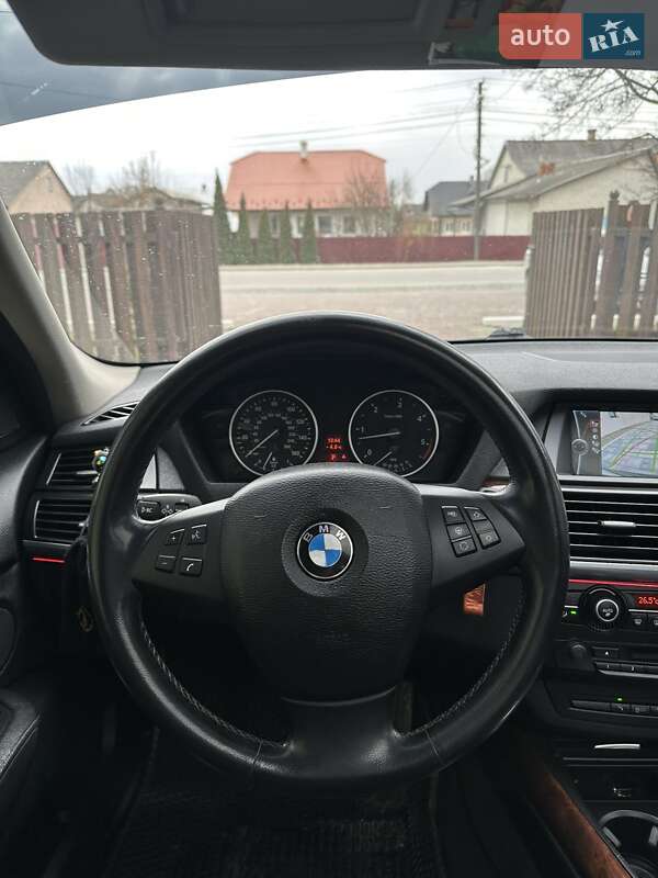 Позашляховик / Кросовер BMW X5 2010 в Львові