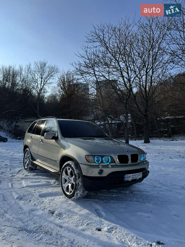 Внедорожник / Кроссовер BMW X5 2001 в Киеве