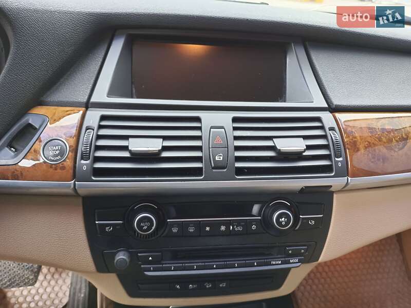 Внедорожник / Кроссовер BMW X5 2011 в Трускавце