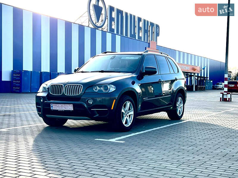 Позашляховик / Кросовер BMW X5 2011 в 