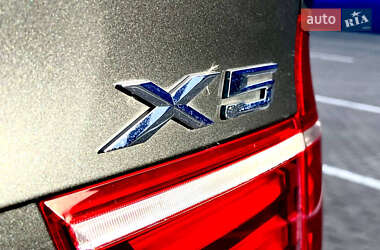 Позашляховик / Кросовер BMW X5 2011 в 