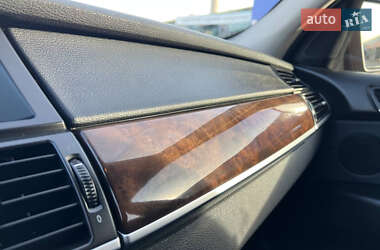 Позашляховик / Кросовер BMW X5 2011 в 