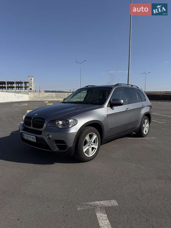 Позашляховик / Кросовер BMW X5 2010 в Львові