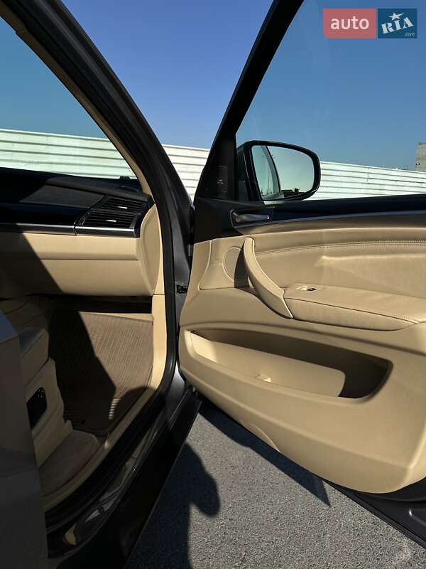 Позашляховик / Кросовер BMW X5 2010 в Львові
