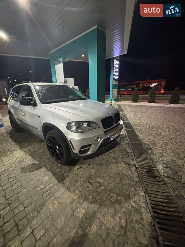 Внедорожник / Кроссовер BMW X5 2012 в 