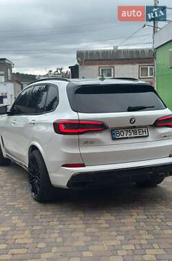 Внедорожник / Кроссовер BMW X5 2020 в 