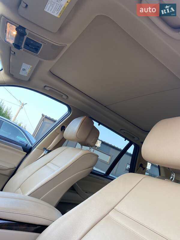 Внедорожник / Кроссовер BMW X5 2010 в Луцке