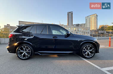 Позашляховик / Кросовер BMW X5 2022 в 