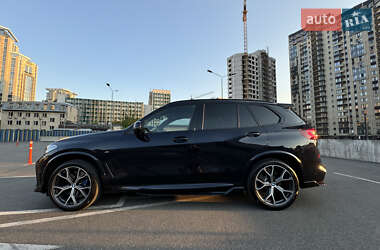 Позашляховик / Кросовер BMW X5 2022 в 