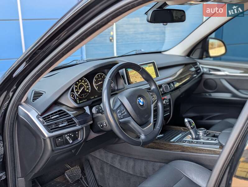 Позашляховик / Кросовер BMW X5 2015 в Косові