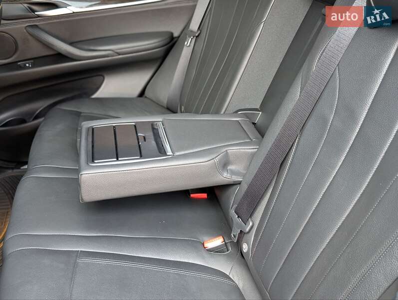 Позашляховик / Кросовер BMW X5 2015 в Косові