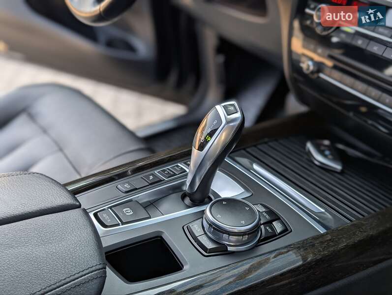 Позашляховик / Кросовер BMW X5 2015 в Косові