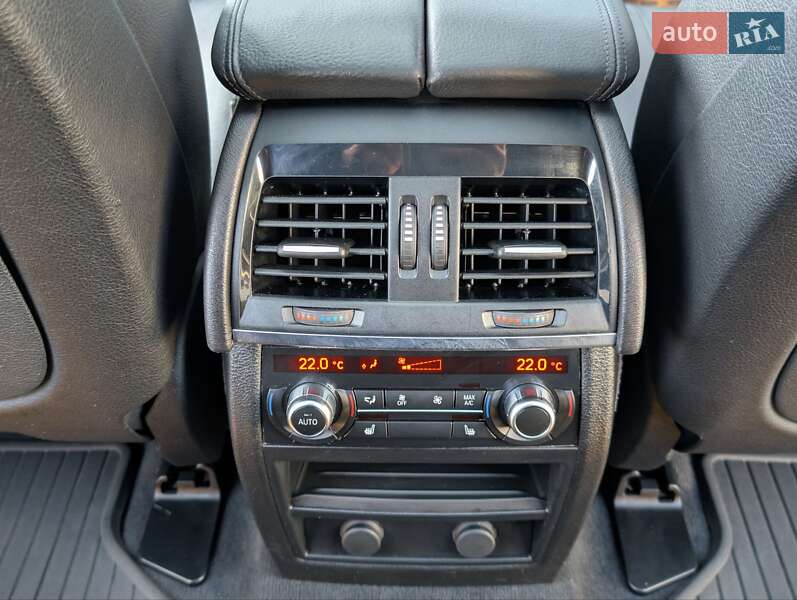 Позашляховик / Кросовер BMW X5 2015 в Косові