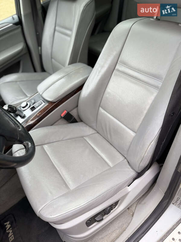 Внедорожник / Кроссовер BMW X5 2008 в Ровно