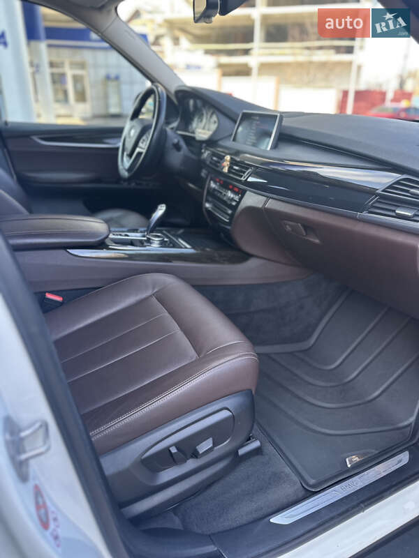 Позашляховик / Кросовер BMW X5 2015 в Києві