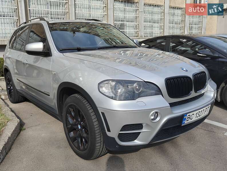 Позашляховик / Кросовер BMW X5 2010 в Львові