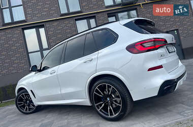 Позашляховик / Кросовер BMW X5 2022 в 