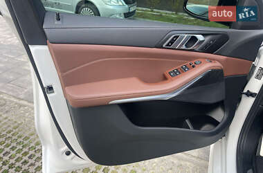 Позашляховик / Кросовер BMW X5 2022 в 