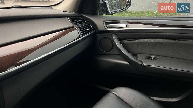 Позашляховик / Кросовер BMW X5 2012 в Львові