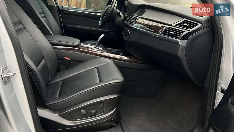 Позашляховик / Кросовер BMW X5 2012 в Львові