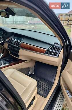 Внедорожник / Кроссовер BMW X5 2011 в 