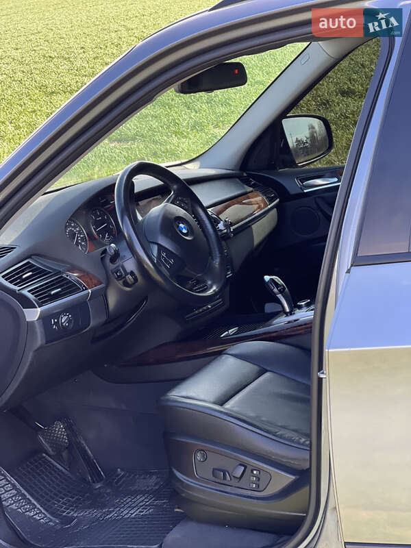 Внедорожник / Кроссовер BMW X5 2012 в Томашполе