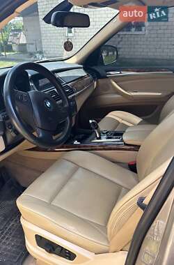 Позашляховик / Кросовер BMW X5 2010 в 